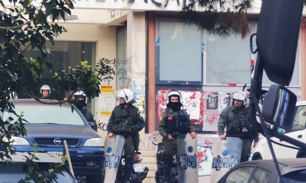 Επιχείρηση αστυνομίας- Πανεπιστημιούπολη: Είχαν τάξει δωρεάν διαμονή στους συλληφθέντες- Όσα αποκαλύπτουν ο ζογκλέρ και η Σουηδή (Βίντεο)